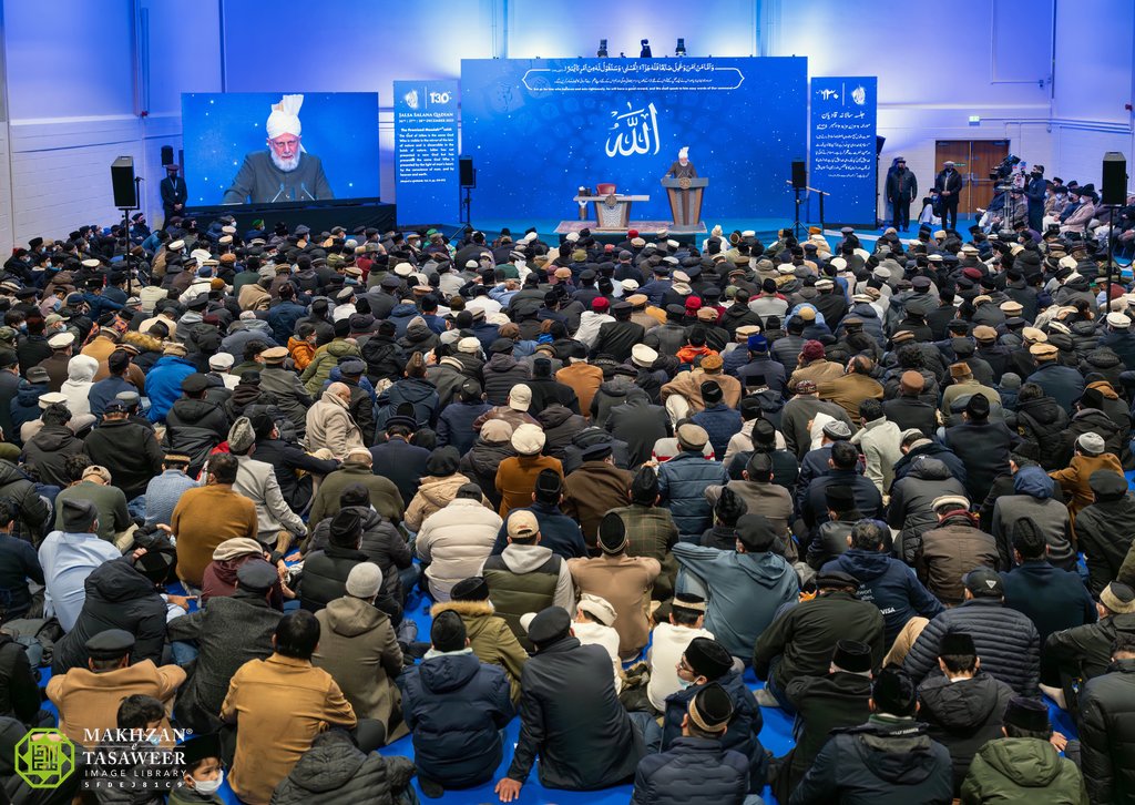 130th Jalsa Salana Qadian Ends With Address by Hazrat Mirza Masroor Ahmad Who Urges the Community to Tread the Path of Righteousness and Adopt Compassion for All of Mankind