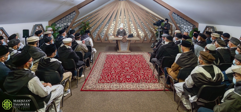 Ansarullah From France Have Honour of Meeting With Head of the Ahmadiyya Muslim Community