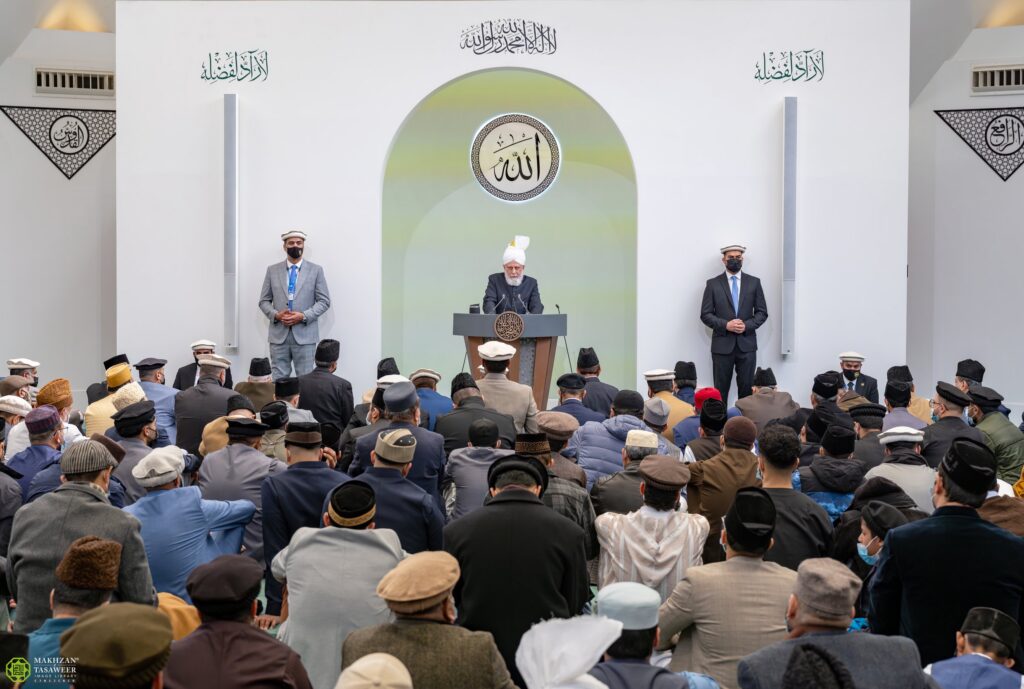 Hazrat Mirza Masroor Ahmad Urges Ahmadi Muslims to Continue to Seek Righteousness Beyond Ramadan in Eid-ul-Fitr Sermon